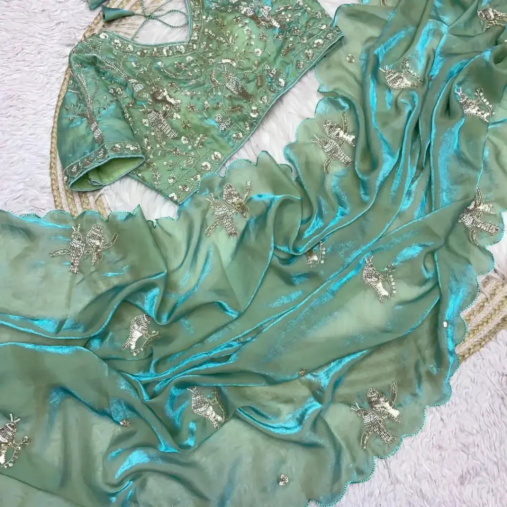 Beautiful Space Silk Saree😍