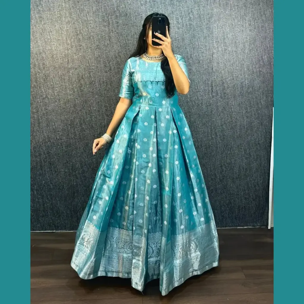 VENNILA GOWN